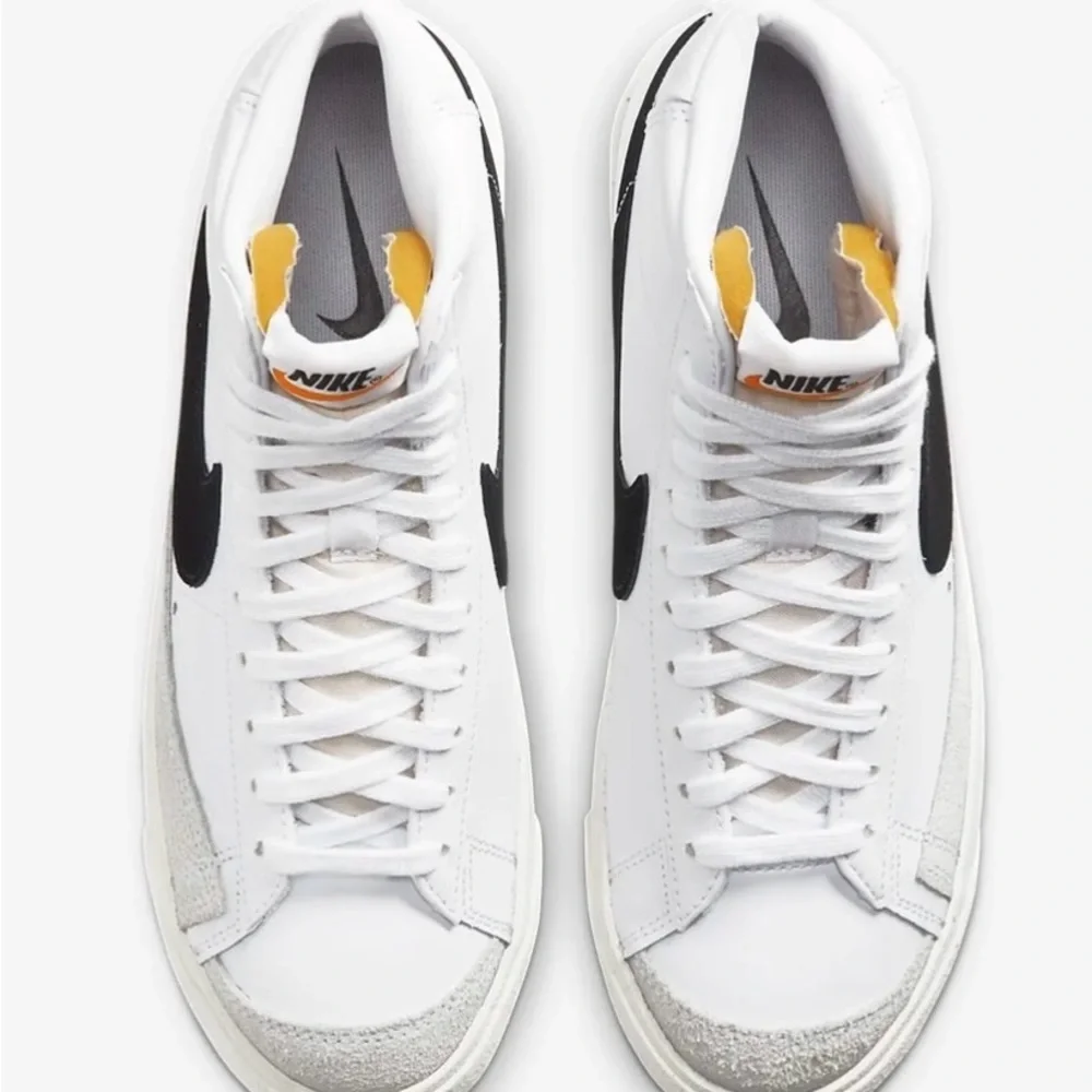 Nike Blazer, Mid Cut, (New) - Picture 4 of 5